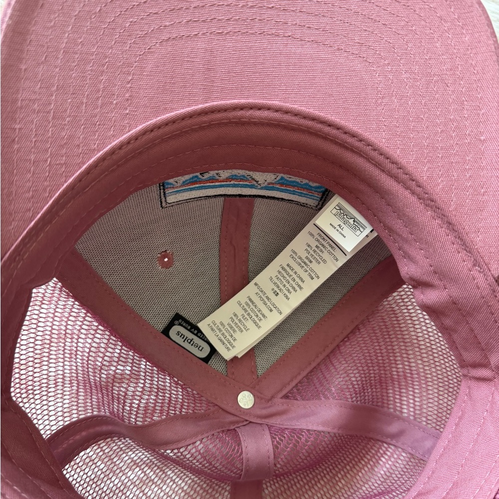 Patagonia P-6 Logo Trucker Hat Trucker Light Star Pink - Picture 5 of 5